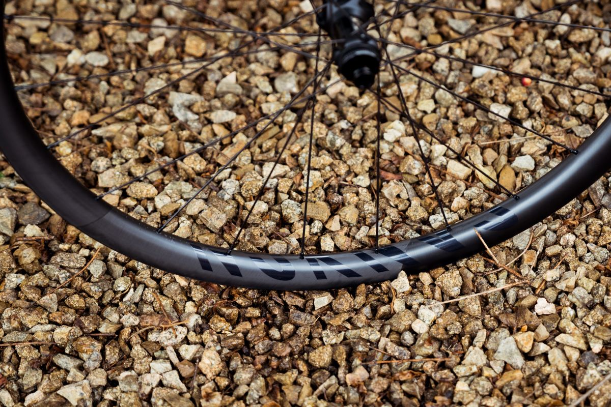 Canyon Lanza sus Primeras Ruedas de Gravel GR 30 CF: Novedad para Gravel
