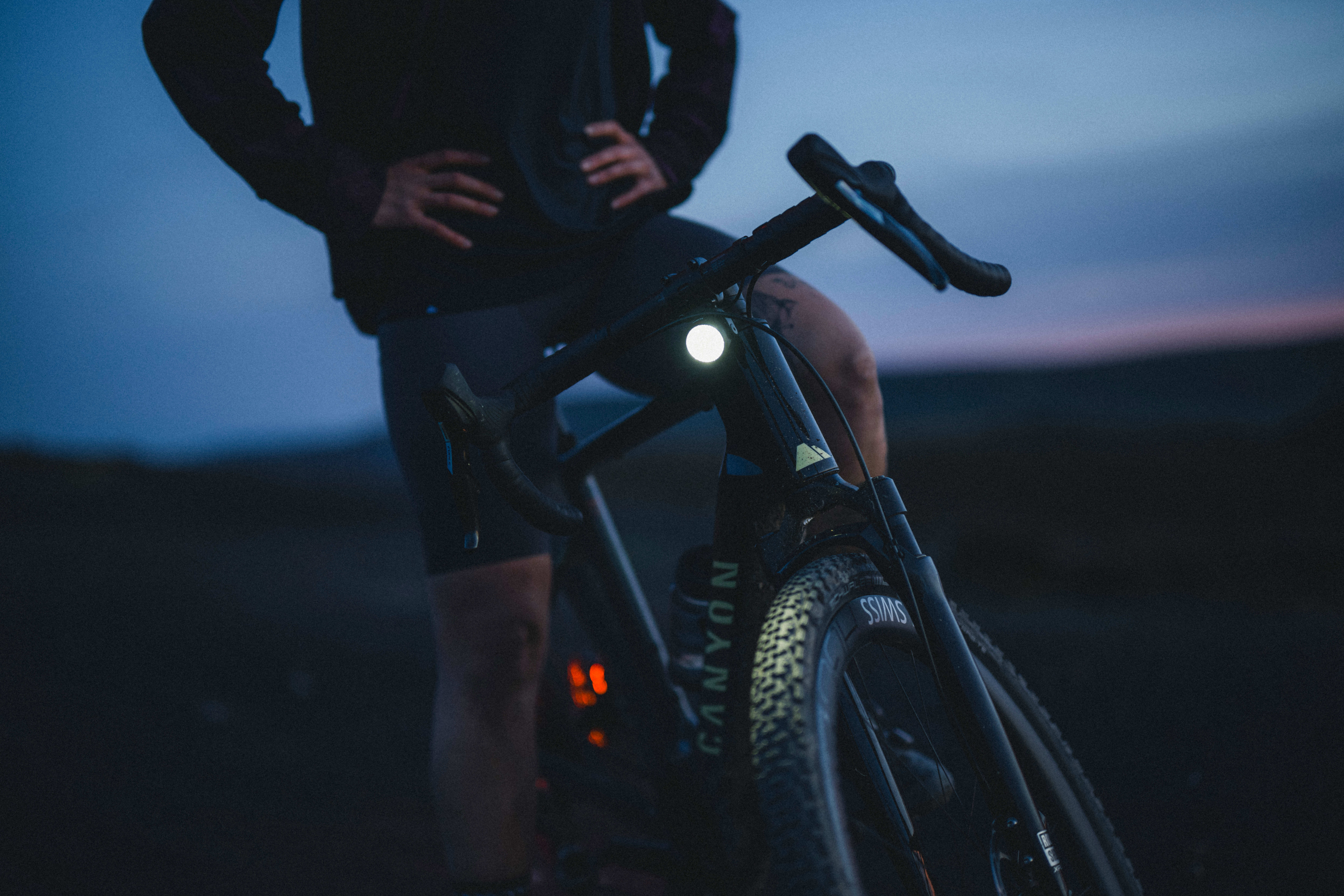 Canyon Ilumina el Camino: Soluciones de Luz Inteligentes para Rodar Seguro