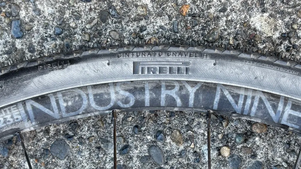 Pirelli Gravel H: rápido en asfalto y grava compacta